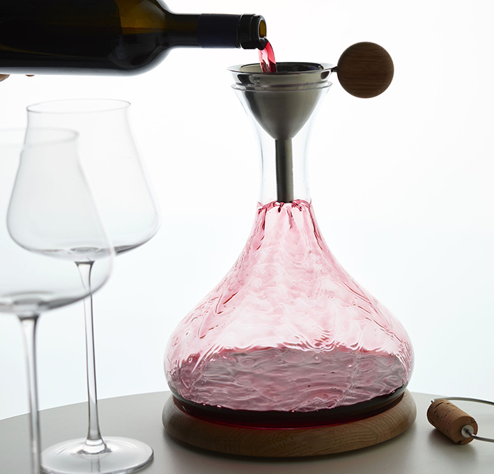 Legnoart LANGHE DV10 Dekanteringskaraffel med korkholder 2,5 L Legnoart LANGHE DV10 Dekanteringskaraffel med korkholder 2,5 L