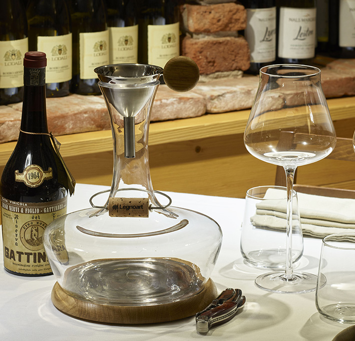 Legnoart CHATEAU DU GOUT DV20 Dekanteringskaraffel med korkholder, 3L Legnoart CHATEAU DU GOUT DV20 Dekanteringskaraffel med korkholder, 3L